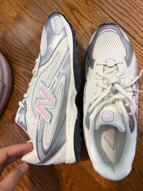 New Balance 204L